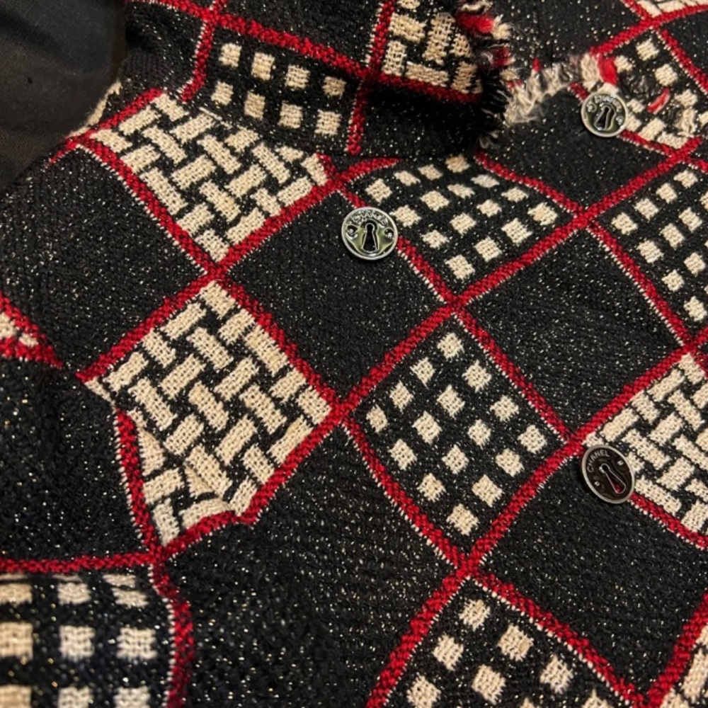 Chanel jacket - Picture 3 of 9